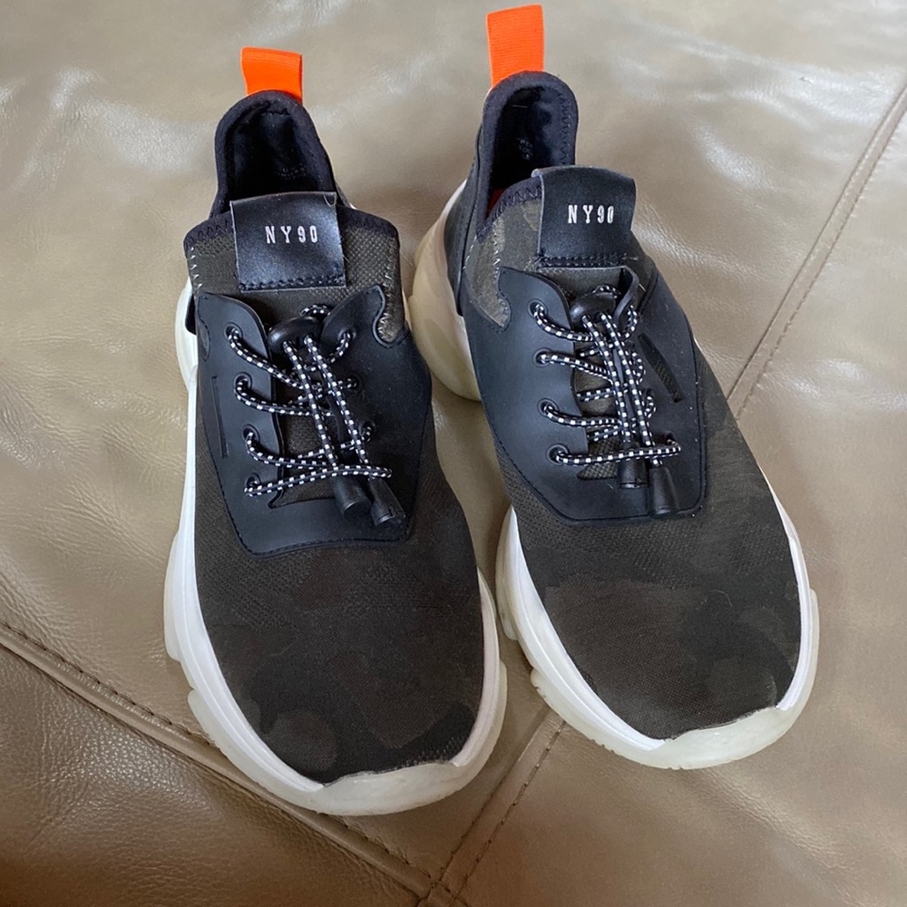 COPY - Steve Madden Myles athletic slip on sneakers size 8.5